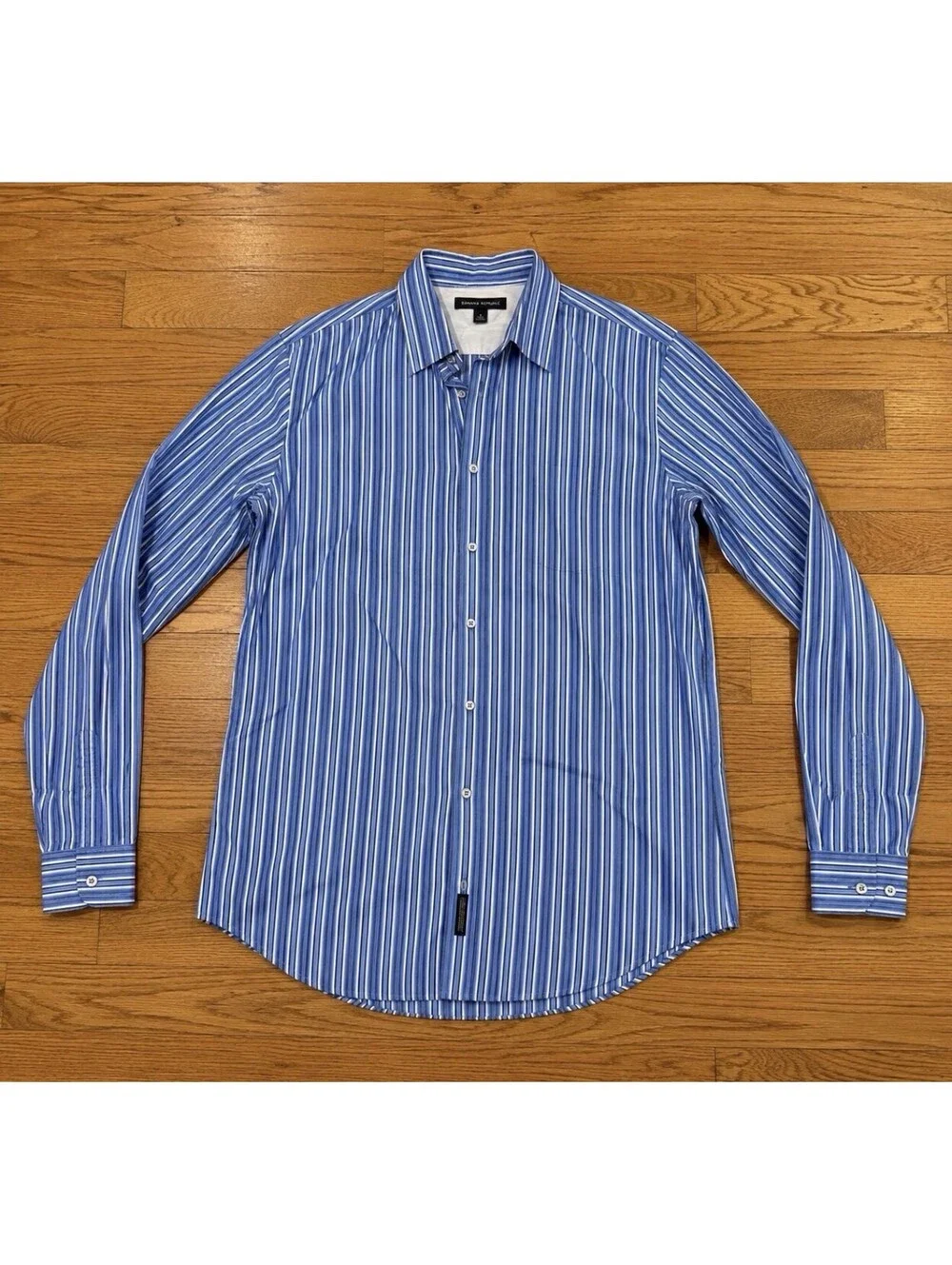 Size Medium Men’s Banana Republic Men’s Blue Striped Button Front Dress Shirt